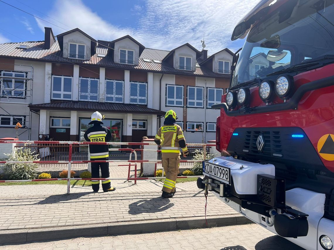 Uszkodzenie instalacji gazowej w szkole w Luszowicach. Ewakuowano 265 dzieci