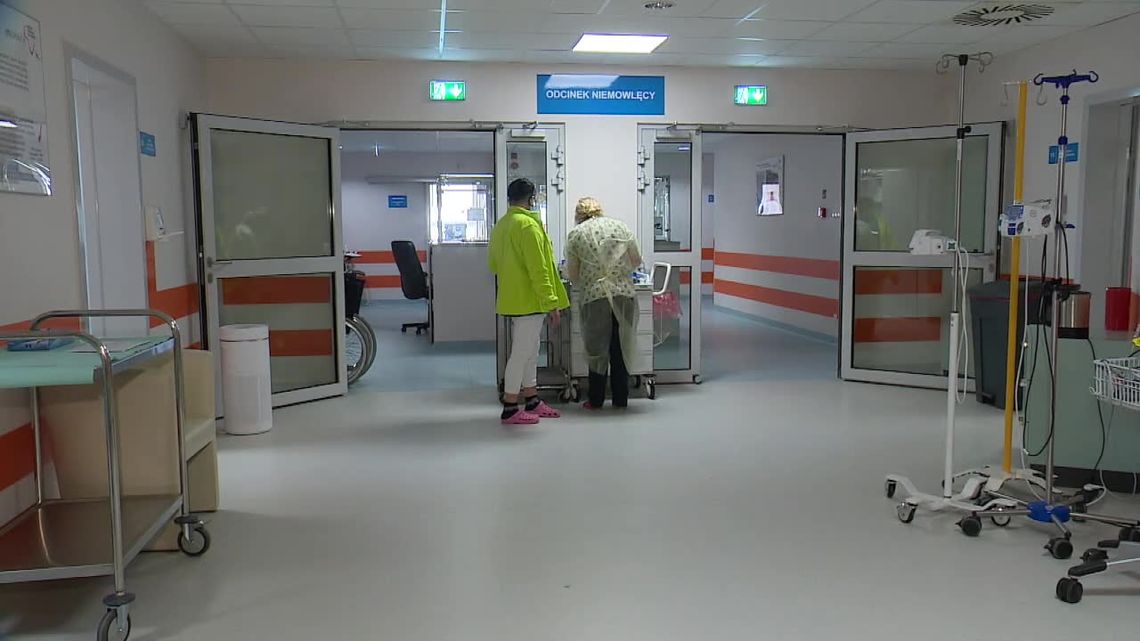 W krakowskim Szpitalu Specjalistycznym im. Żeromskiego brakuje miejsc dla najmłodszych pacjentów z COVID-19