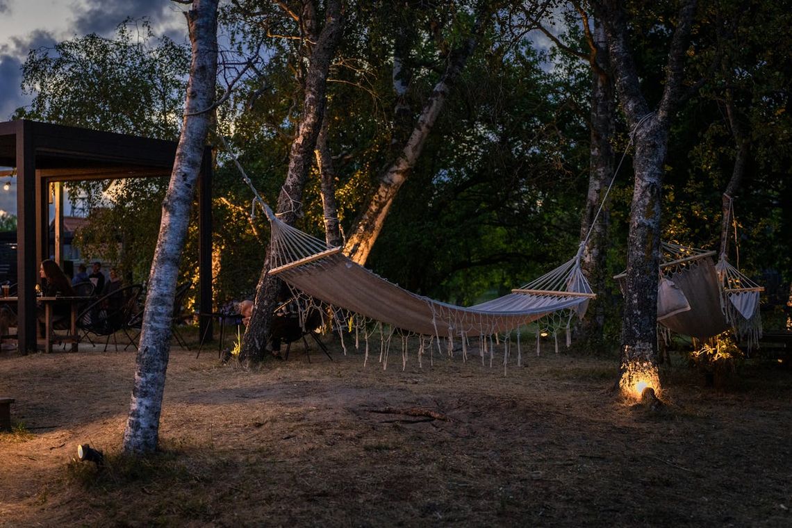 Weekend blisko natury – jak zaplanować odpoczynek poza miastem?