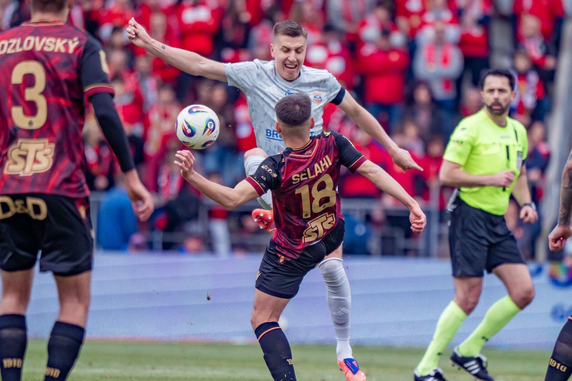 Widzew lepszy w końcówce. Termalica przegrywa kluczowy mecz w Łodzi