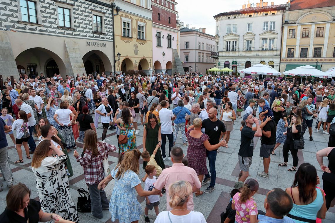 Wieczór taneczny na rynku