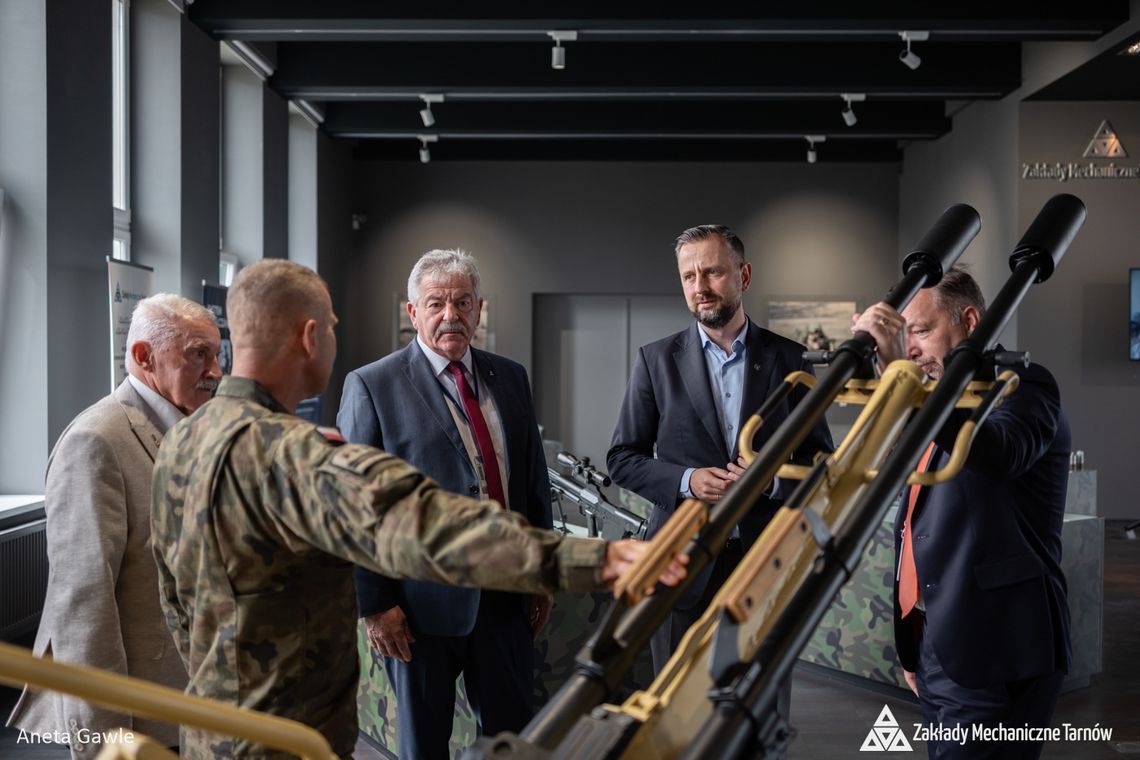 Wizyta Wicepremiera, Ministra Obrony Narodowej w Zakładach Mechanicznych „Tarnów” S.A.