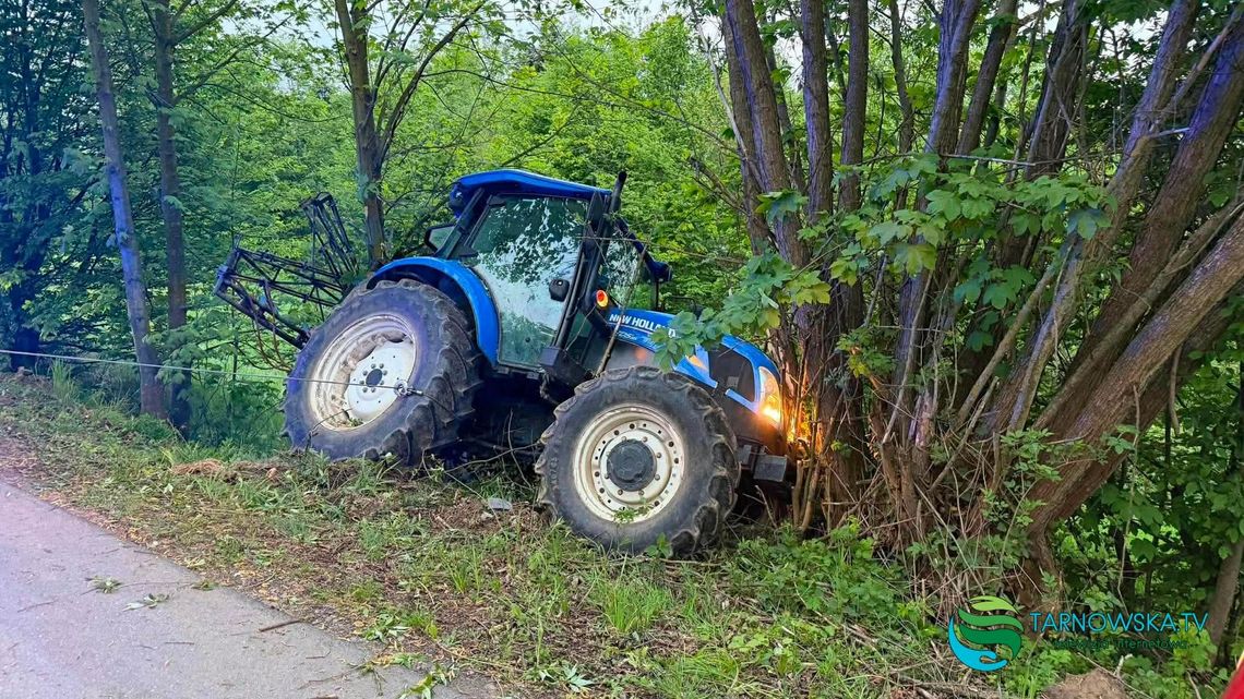 Wypadek ciągnika rolniczego w Chojniku. Są poszkodowani