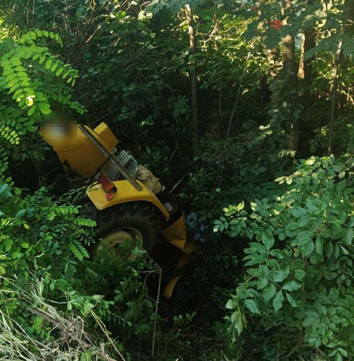 Wypadek ciągnika rolniczego w Falkowej. Śmigłowcem LPR poszkodowany traktorzysta trafił do szpitala