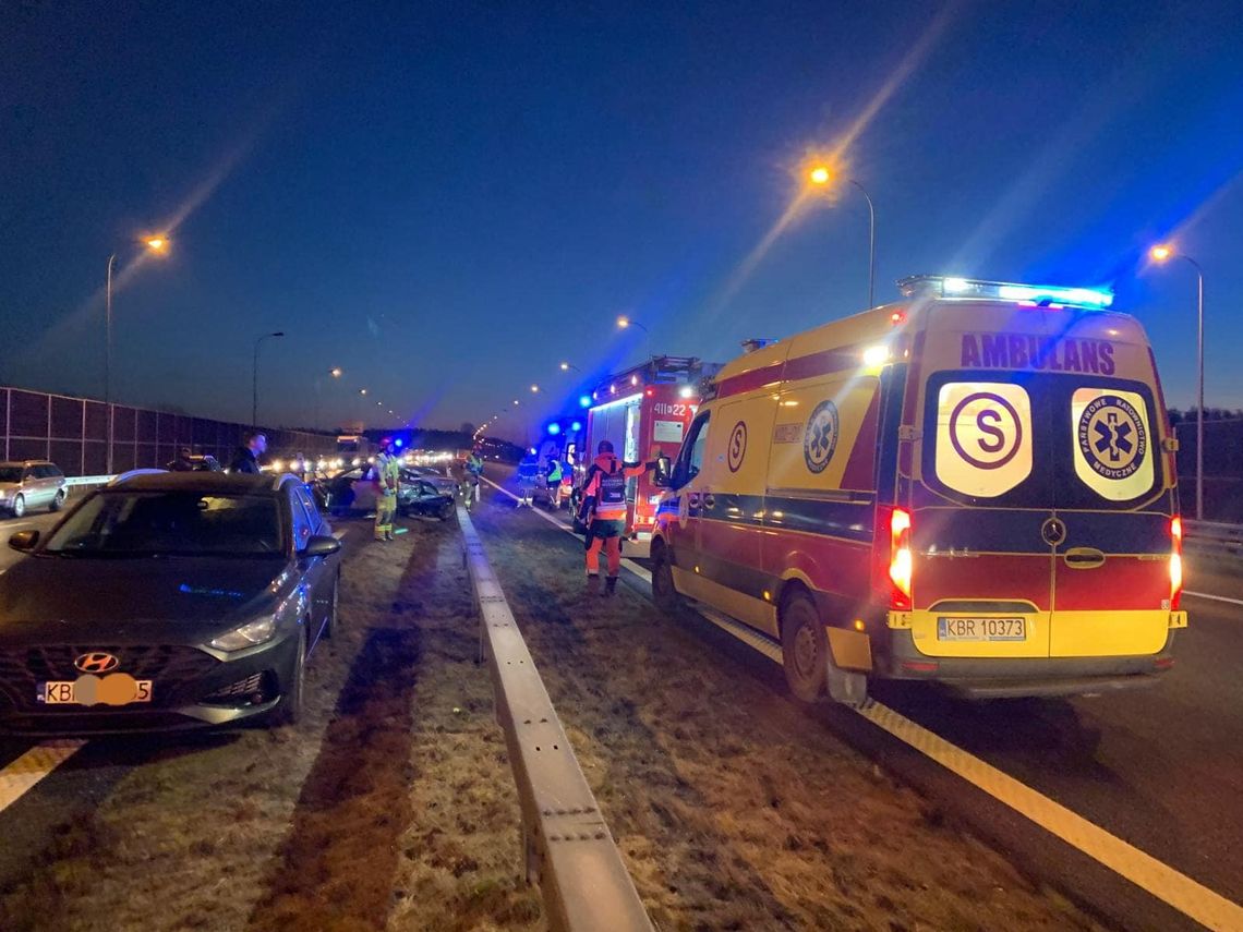 Wypadek na autostradzie A4 pod Brzeskiem. Dwie osoby trafiły do szpitala