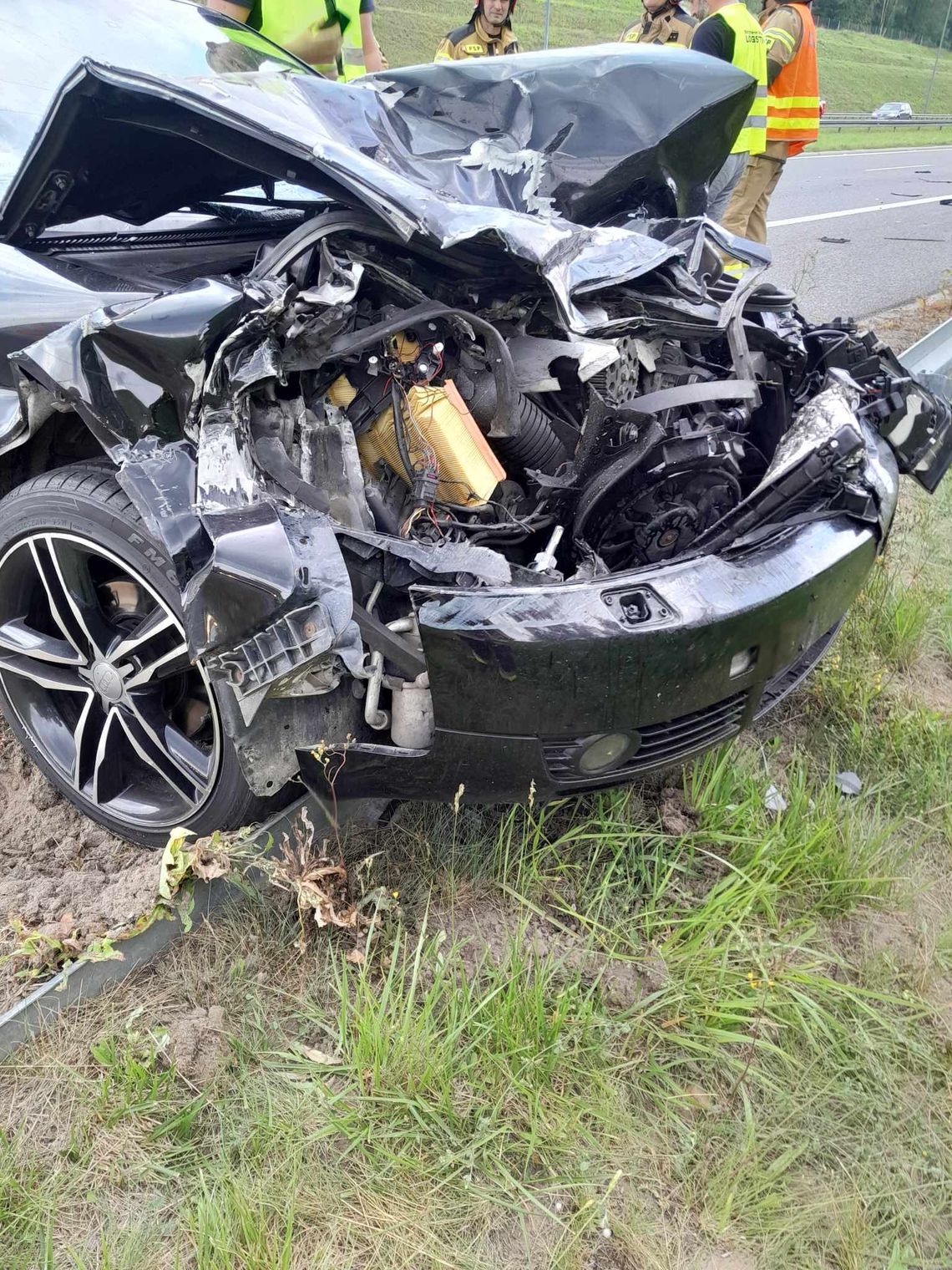 Wypadek na autostradzie A4 pod Tarnowem w kierunku Rzeszowa. Samochód osobowy uderzył w tył ciężarówki