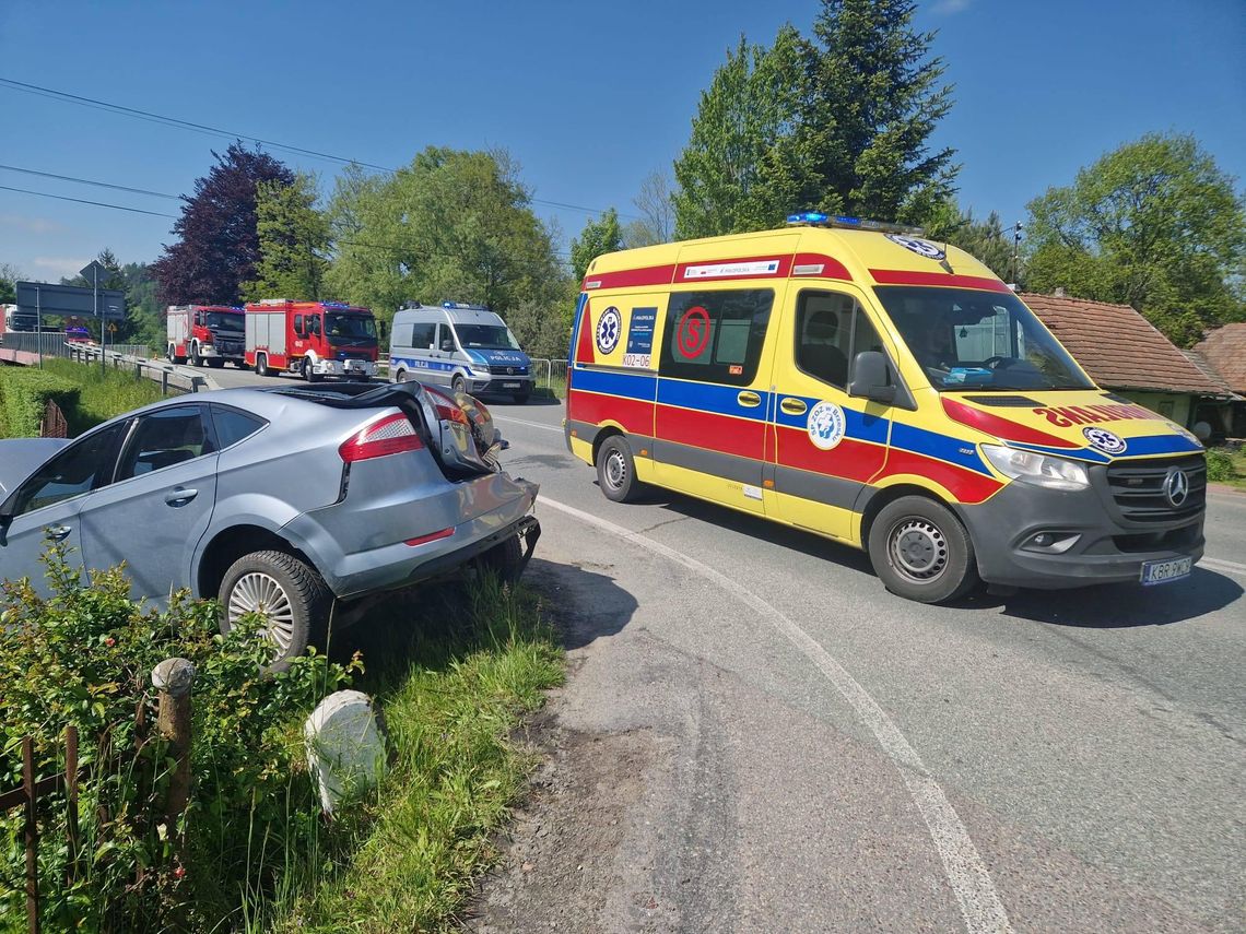 Zderzenie osobówki i dostawczaka na drodze krajowej 75 pod Brzeskiem