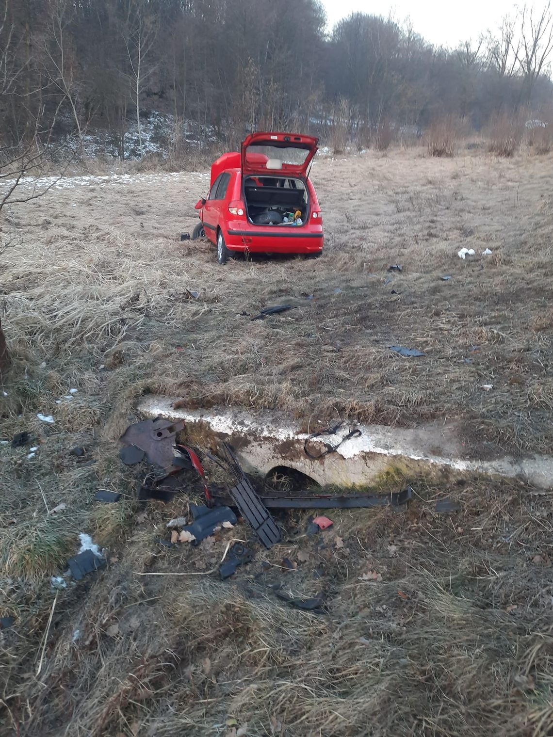 Wypadek na drodze wojewódzkiej 966 w Tymowej. Lądował śmigłowiec LPR