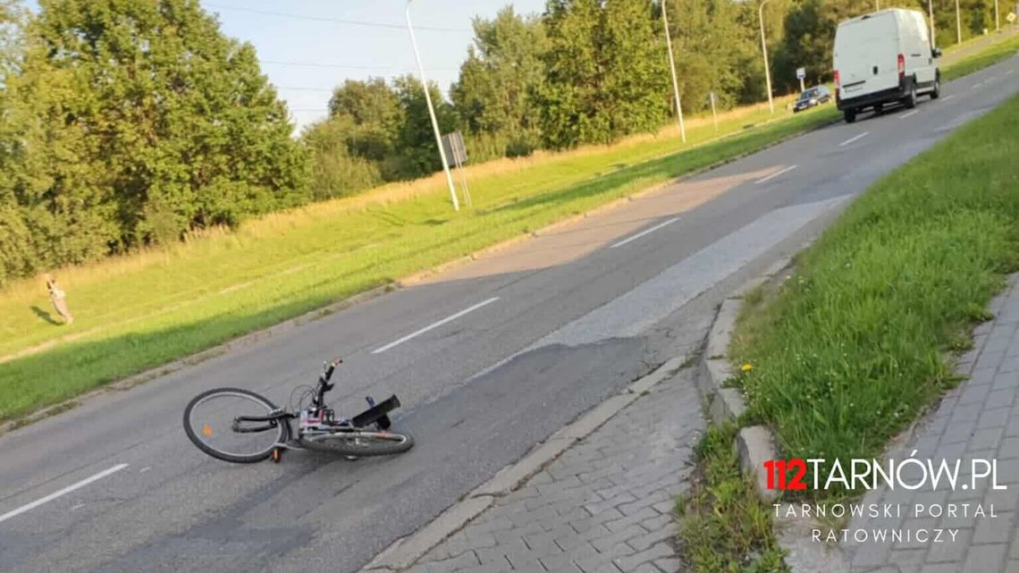 Wypadek na Jana Pawła II w Tarnowie. Rowerzystka zabrana do szpitala