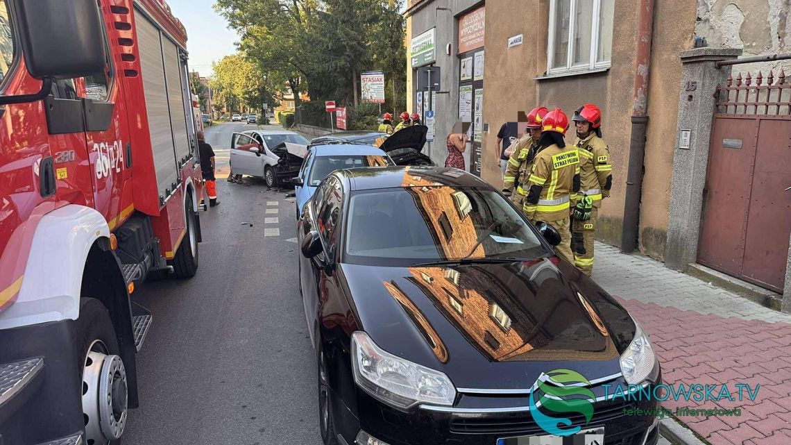 Wypadek na Krasińskiego w Tarnowie. Uszkodzone zostały cztery samochody!