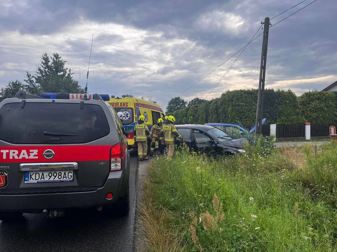 Wypadek pod Szczucinem. Dwie kobiety zostały przewiezione do szpitala
