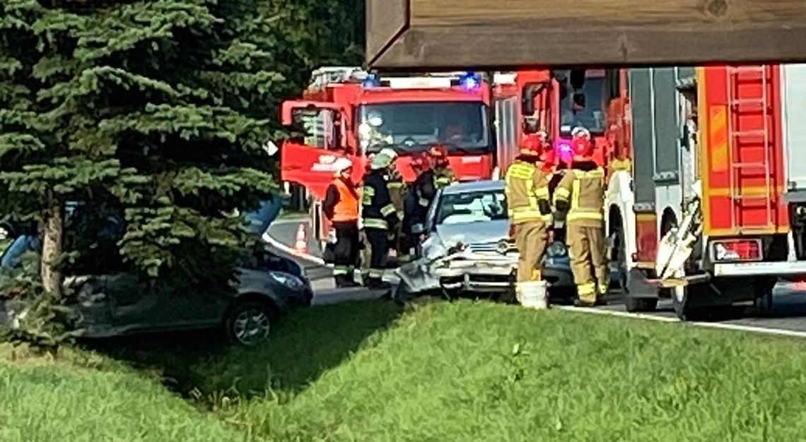 Wypadek w Jurkowie. Jedna osoba została poszkodowana