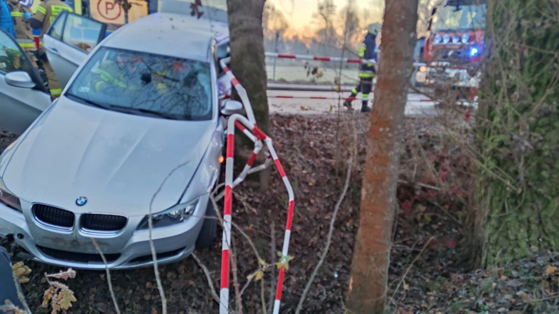 Wypadek w Łęgu Tarnowskim. Kobieta i dziecko trafili do szpitala
