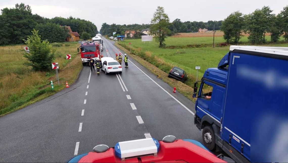 Wypadek w miejscowości Radwan na DK73. Jedna osoba w szpitalu