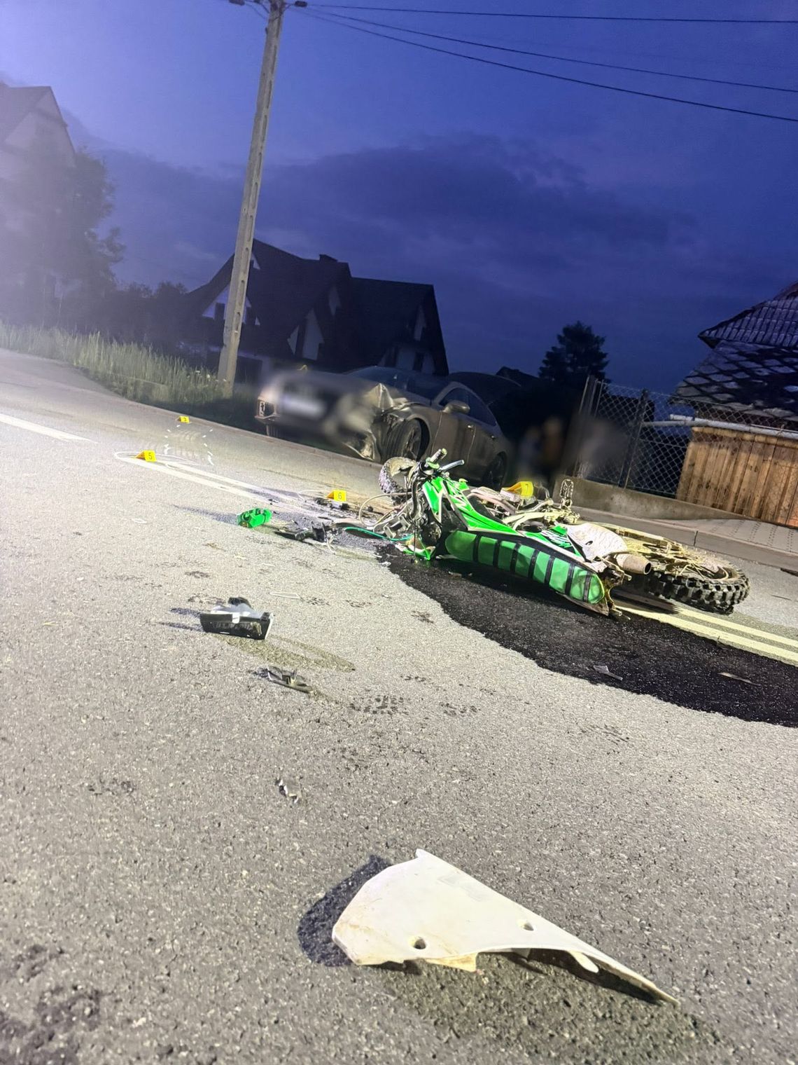 Wypadek z udziałem 14-latka, poszkodowany w szpitalu. Policja: motocykl nie był dopuszczony do ruchu Wypadek z udziałem 14-latka, poszkodowany w szpitalu. Policja: motocykl nie był dopuszczony do ruchu