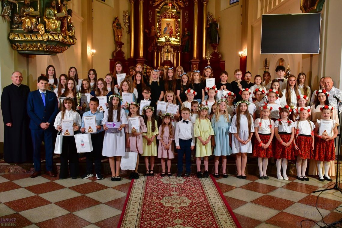 XXIV Konkurs Piosenki Religijnej „Chrześcijaninem Być” w Ryglicach. Młodzi artyści zachwycili jury i publiczność XXIV Konkurs Piosenki Religijnej „Chrześcijaninem Być” w Ryglicach. Młodzi artyści zachwycili jury i publiczność