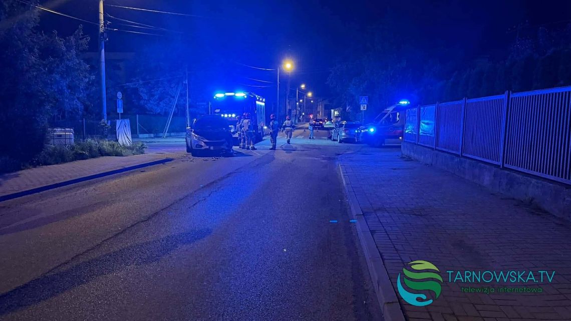 Zderzenie dwóch samochodów na Pułaskiego w Tarnowie. Jednym samochodem podróżowało 4-letnie dziecko