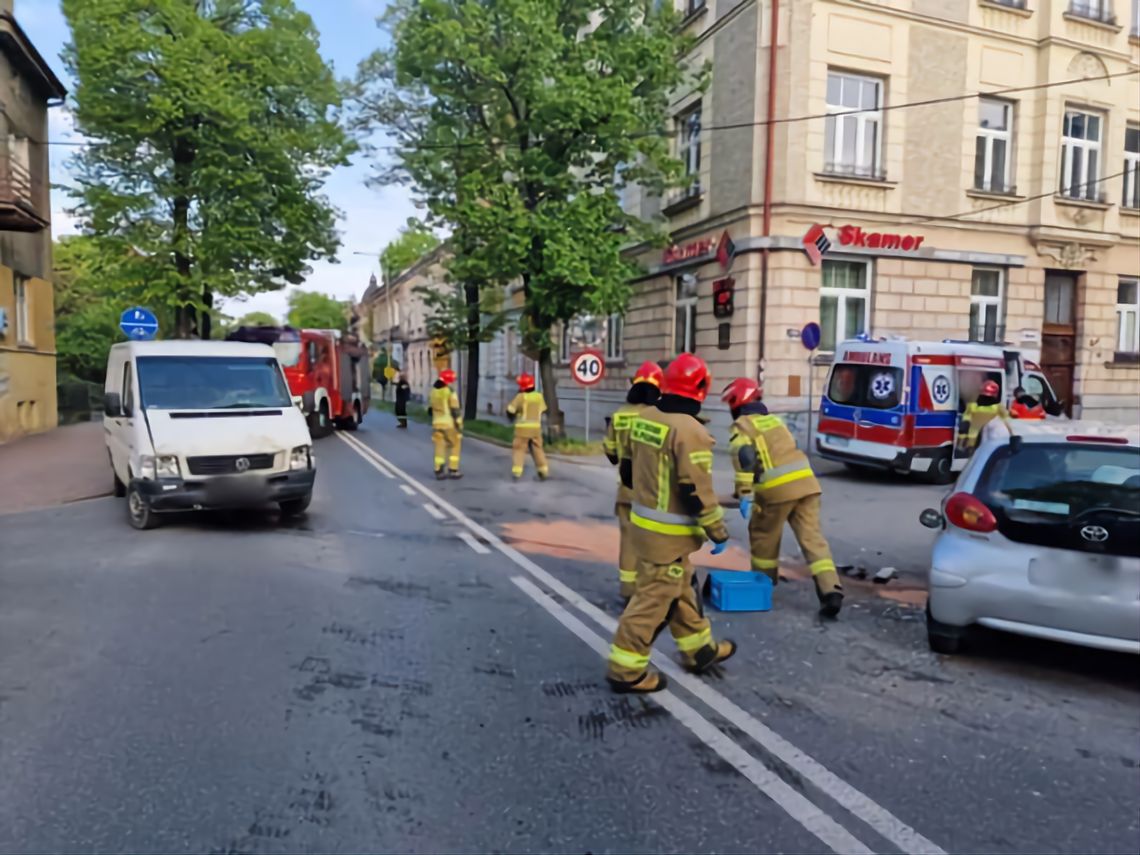 Zderzenie dwóch samochodów w centrum Tarnowa