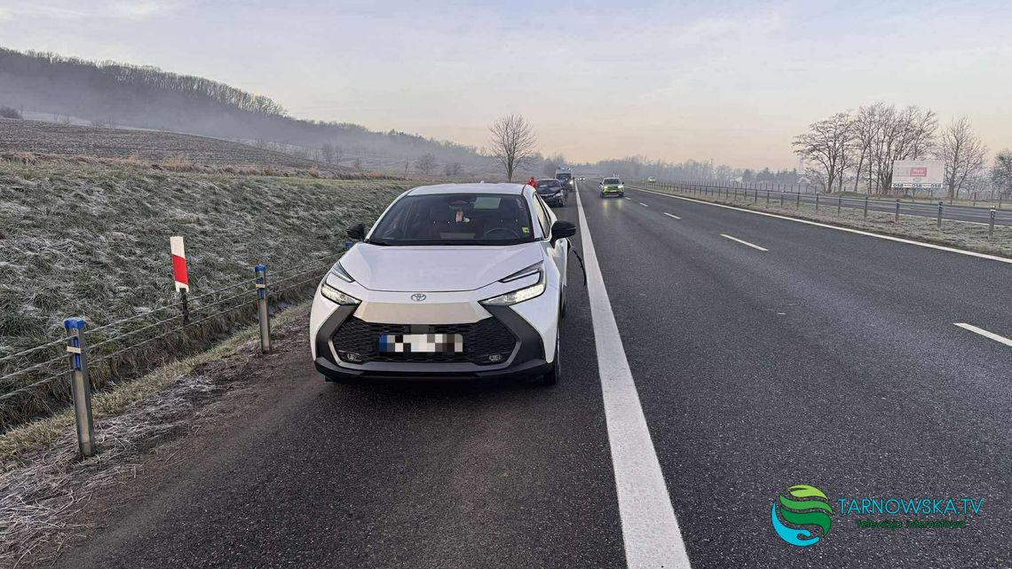 Zderzenie forda i toyoty na obwodnicy Tarnowa. Jedna osoba w szpitalu