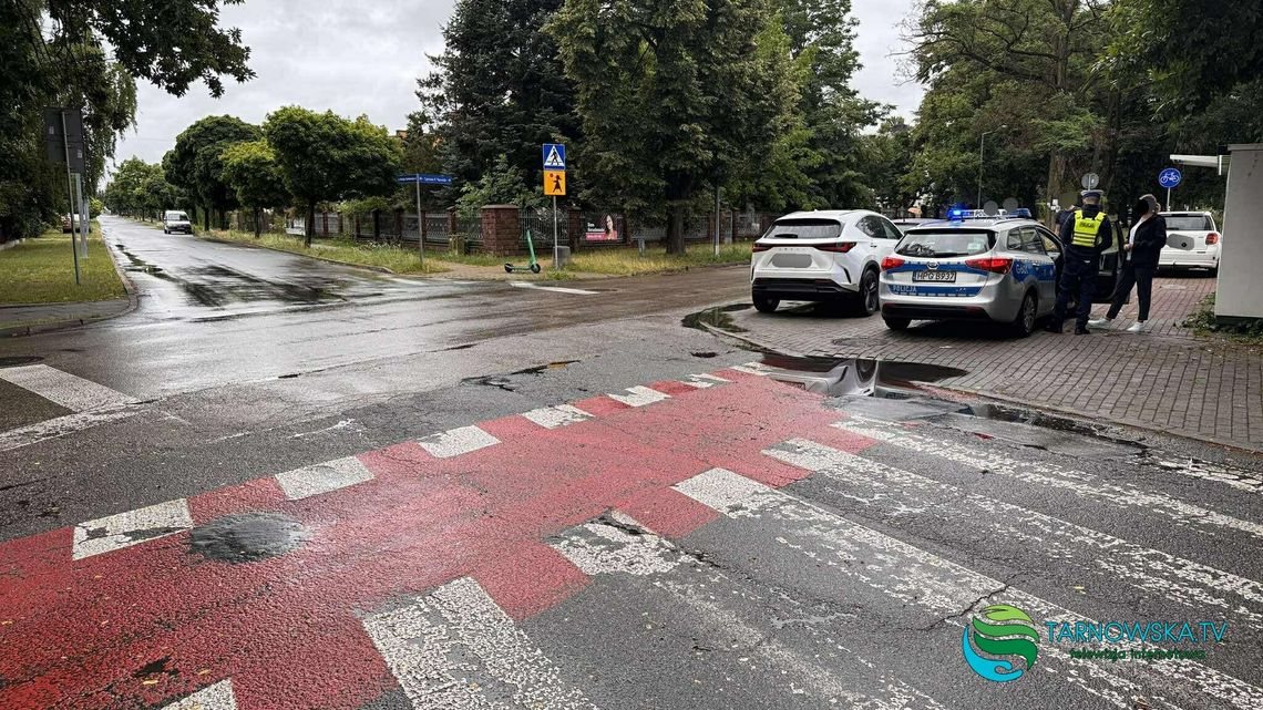 Zderzenie Lexusa i Opla na skrzyżowaniu w Mościcach