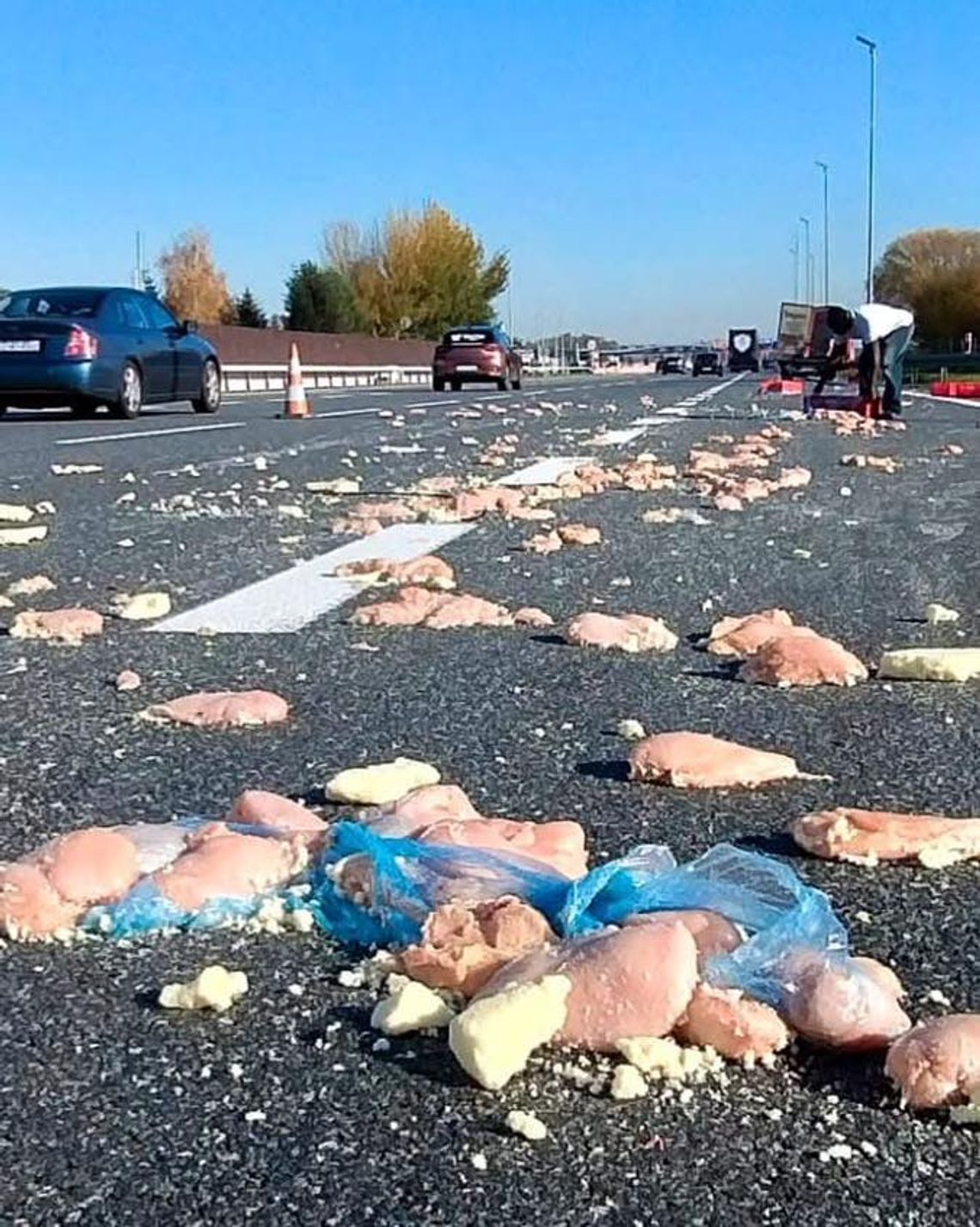 Zderzenie pojazdów na A4. Mięso wysypało się na jezdnie