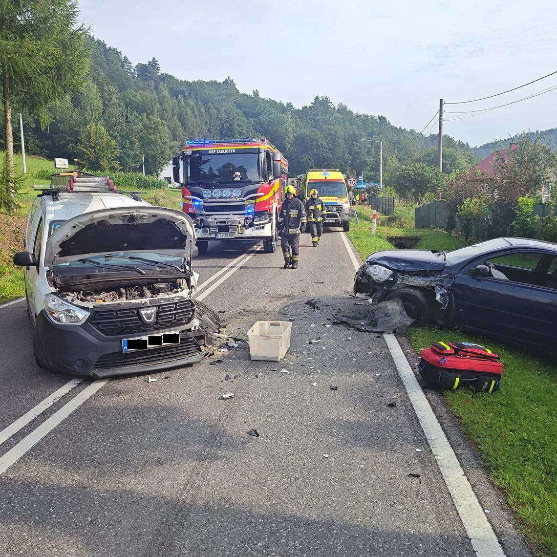 Zderzenie samochodów pod Zakliczynem, dwie osoby trafiły do szpitala