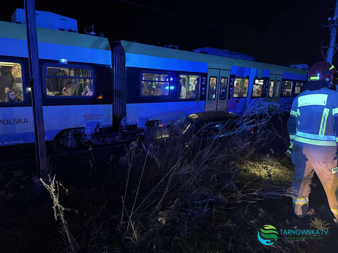 Zderzenie samochodu z pociągiem w Tarnowie