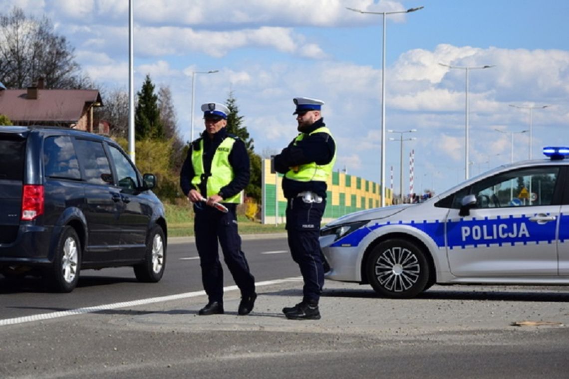 Zdjął spodnie przed policjantami… podczas kontroli drogowej w Niepołomicach