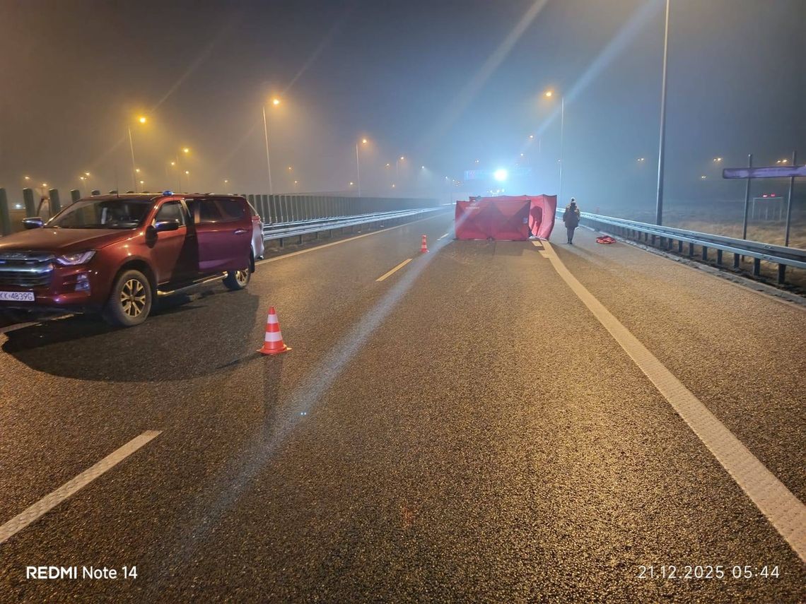 Znaleziono zwłoki na autostradzie A4 pod Bochnią, chwilę później doszło do śmiertelnego wypadku