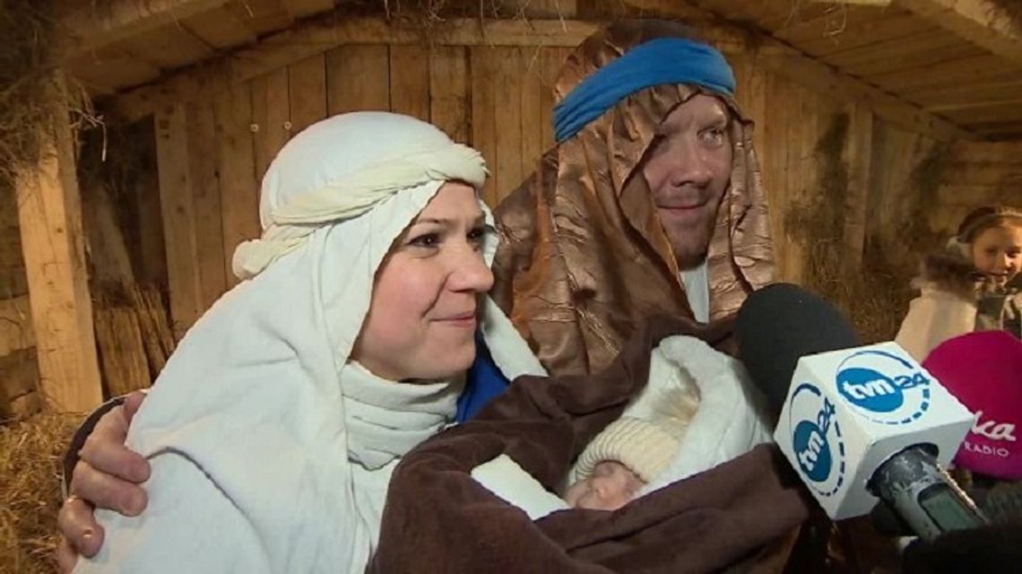 Żywa szopka bożonarodzeniowa w Krakowie. W rolę dzieciątka Jezus wcieliła się trzymiesięczna Tosia