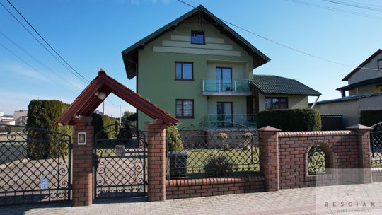 Dom 230 m² + 17 arów działki – Zbylitowska Góra