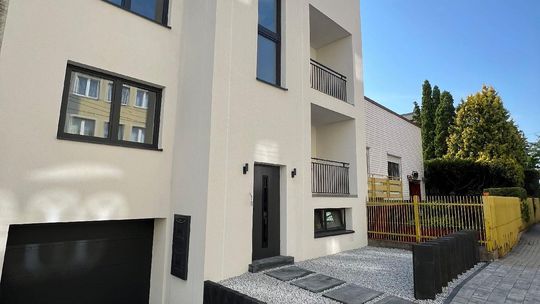 NOWY, BEZCZYNSZOWY LOKAL MIESZKALNY Z POMIESZCZENIEM GOSPODARCZYM ŚCISŁE CENTRUM TARNOWA.