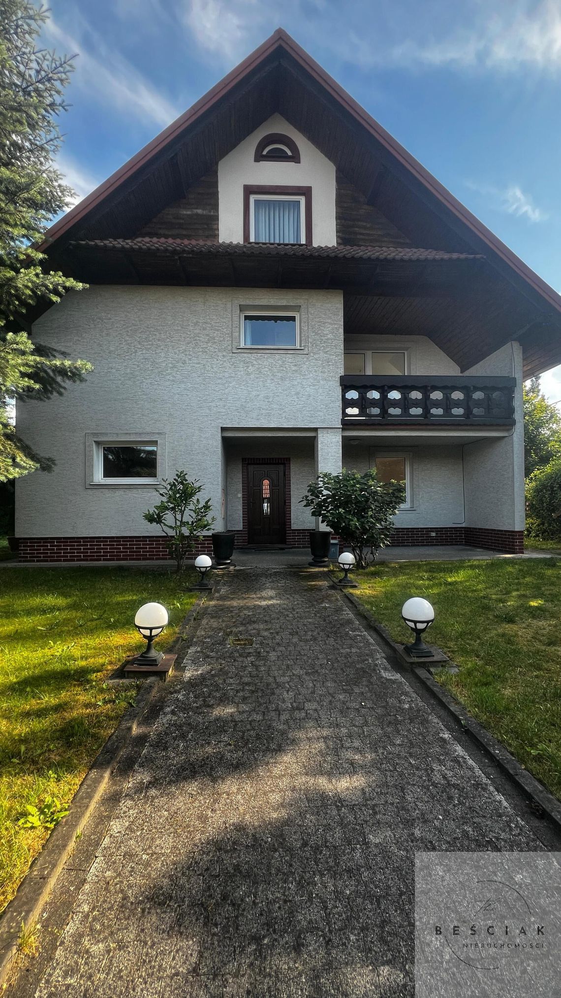 Dom w prestiżowej dzielnicy Tarnowa Dom w prestiżowej dzielnicy Tarnowa