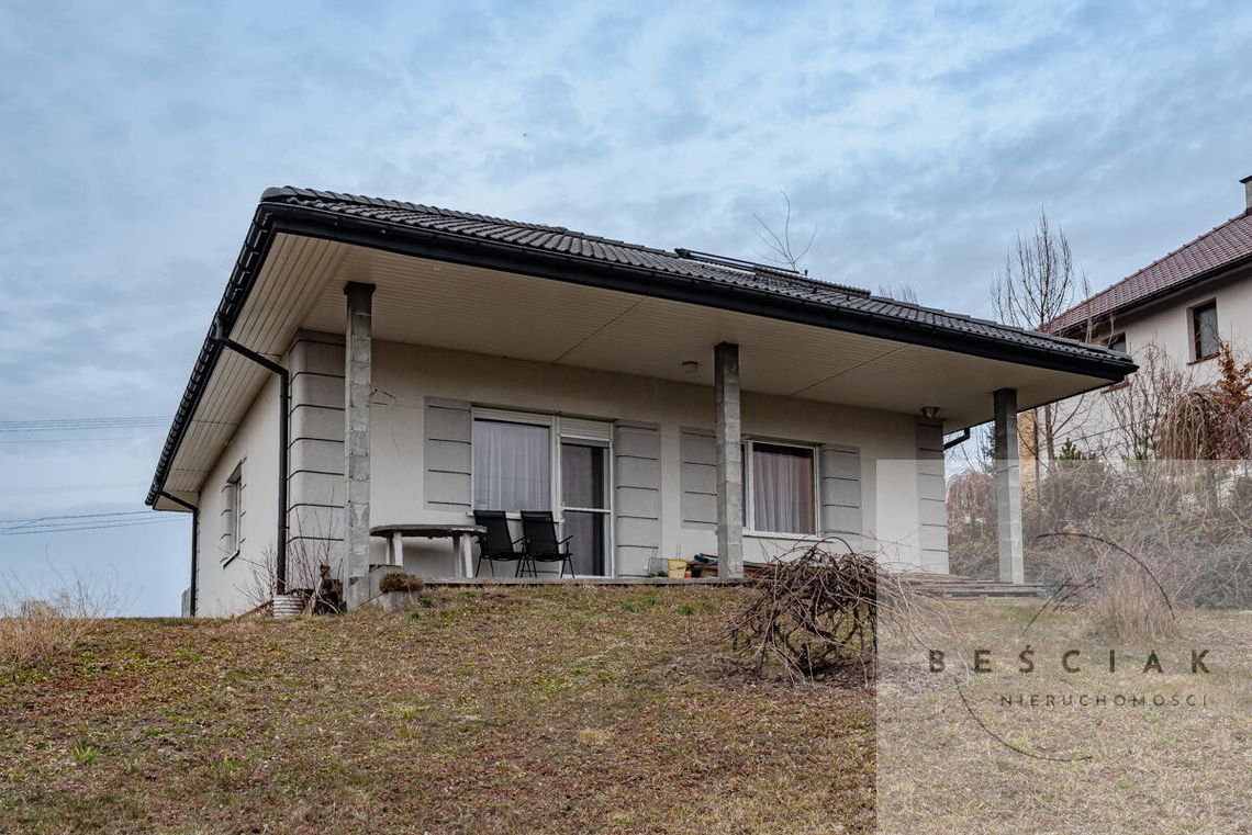 Przestronny dom 150 m² na 32-arowej działce – Tarnowiec Przestronny dom 150 m² na 32-arowej działce – Tarnowiec