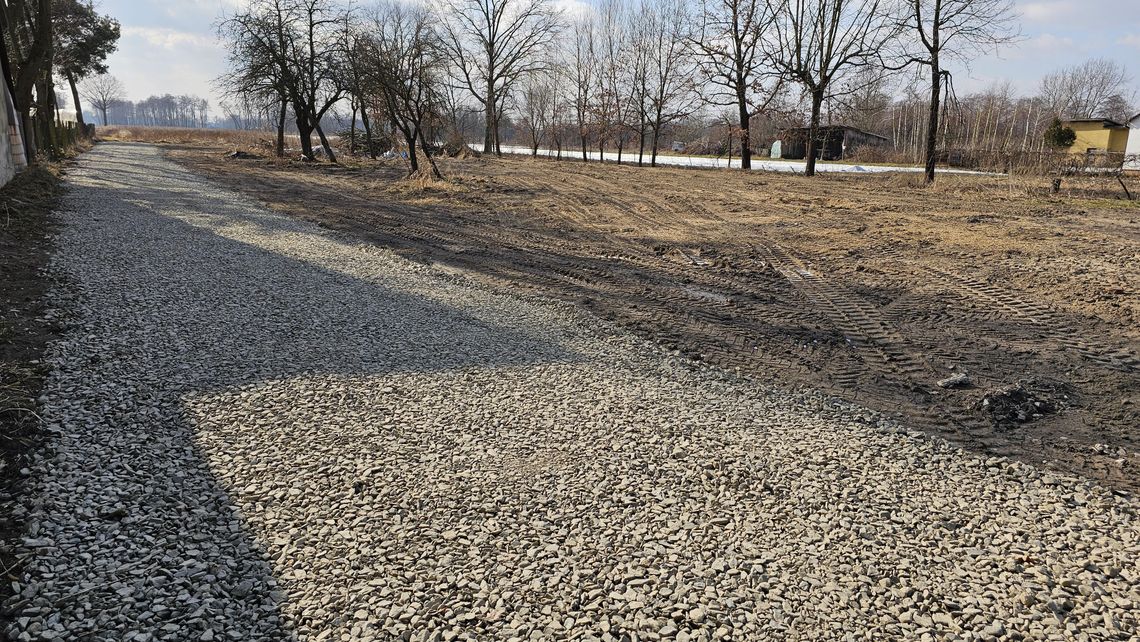 Sprzedam działkę budowlaną Adamierz