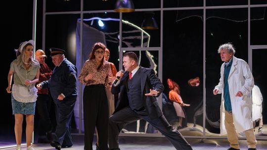 Dzień Kobiet w Teatrze - „Azoty Fiction” i „Bóg Mordu”