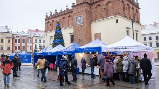 Kiermasz świąteczny pod Ratuszem[ZDJĘCIA]