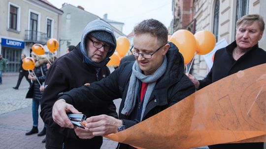 Tarnów solidarny z nauczycielami[ZDJĘCIA]