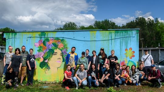 Mościce malują mural - warsztaty w CSM [ZDJĘCIA]