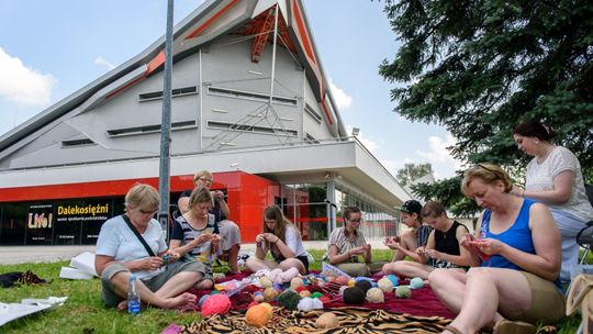 Szydełkowe wzory w plenerze – warsztaty rodzinne w CSM [ZDJĘCIA]