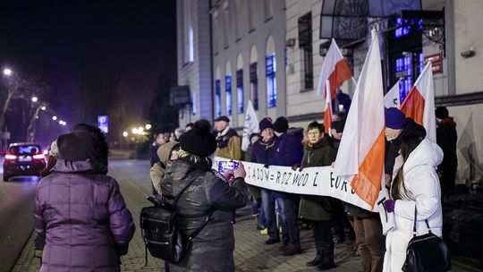 Kneblowanie sądów = rozwód z Europą [ZDJĘCIA]