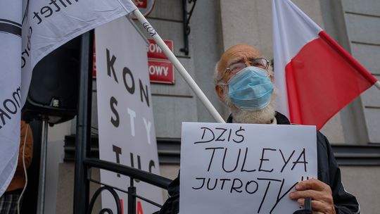 "150x150 Dziś Tuleya jutro Ty" - protest pod tarnowskim sądem [ZDJĘCIA]