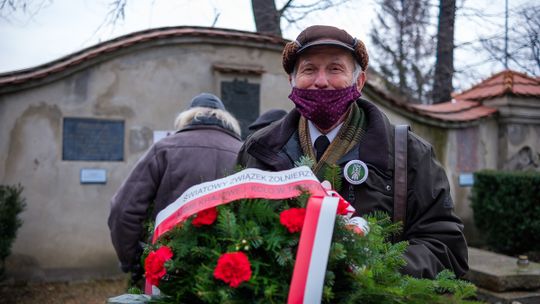 Tarnów. Uczcili pamięć o "Żołnierzach Wyklętych" na Starym Cmentarzu [ZDJĘCIA]