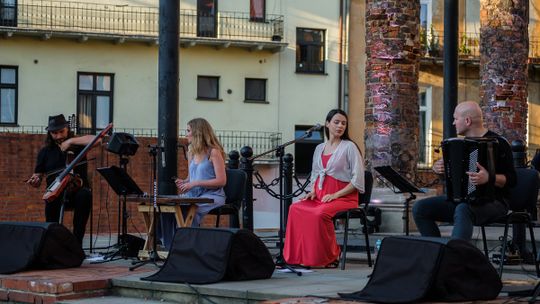 Galicjaner Sztetl. Koncert Karoliny Skrzyńskiej z zespołem [ZDJĘCIA]