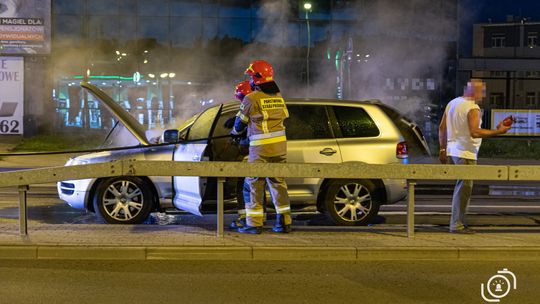 Pożar samochodu, ul. Krakowska, 11.08.2021 r., 21.00[ZDJĘCIA]