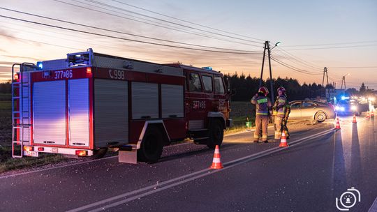 Pojazd wypadł z drogi na DW973, Ilkowice, 24.09.2021 r., ok. 19.00[ZDJĘCIA]