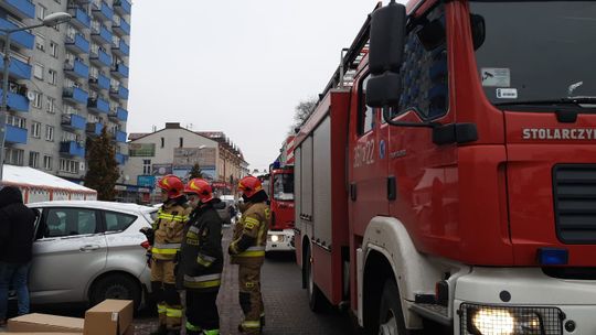 Alarm w domu handlowym w centrum Tarnowa. Włączył się czujnik przeciwpożarowy [ZDJĘCIA]