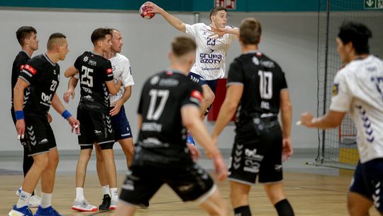 Grupa azoty Unia Tarnów - Handball Stal Mielec 29-25 [ZDJĘCIA]