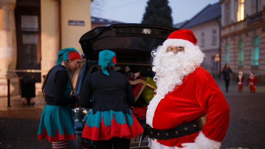 Święty Mikołaj odwiedził Tarnów [ZDJĘCIA]