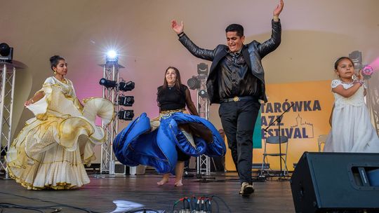 Gala Jubileuszowa z okazji 60-lecia Stowarzyszenia Kulturalno-Społecznego Romów w Tarnowie ”Centrum Kultury Romów w Polsce” [zdjęcia]